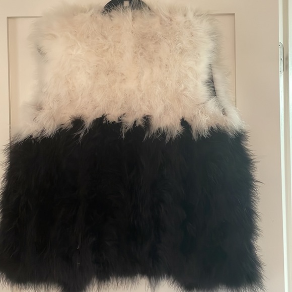 Colorblock Feather Vest 6 - Picture 3 of 3
